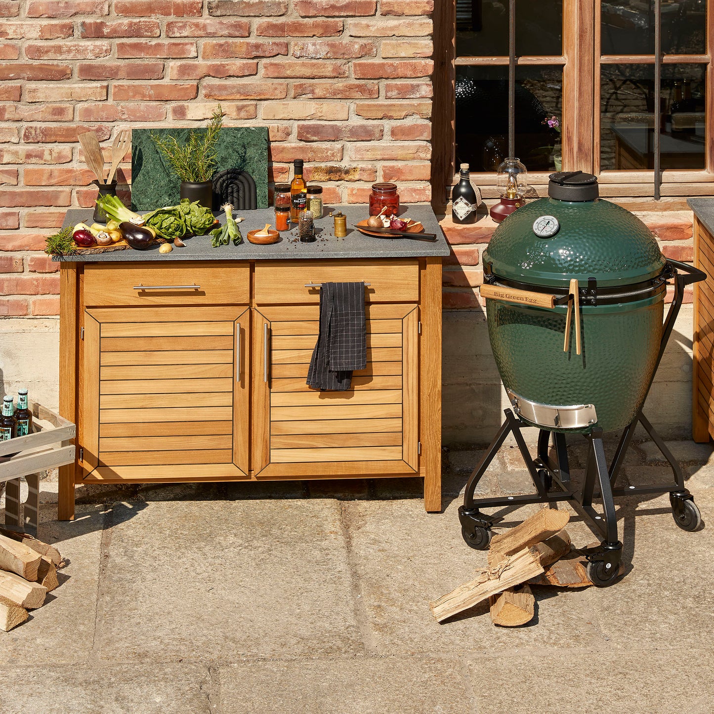 Weishäupl Deck 2er-Elemente als Outdoorküche im Garten