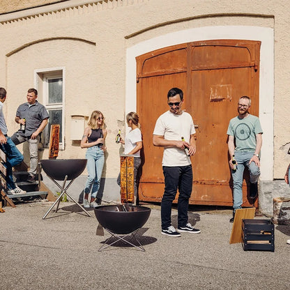 höfats Flammlachsbrett an der Feuerschale