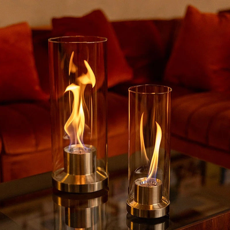 höfats DANCE Tischfeuer Silber auf dem Wohnzimmertisch