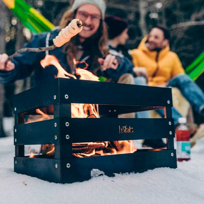 höfats CRATE Feuerkorb im Winter