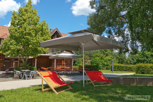 CARAVITA M30 Samara Sonnenschirm im Einsatz