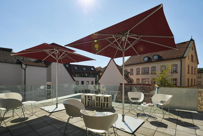 CARAVITA M30 Samara Sonnenschirm im Einsatz (3)