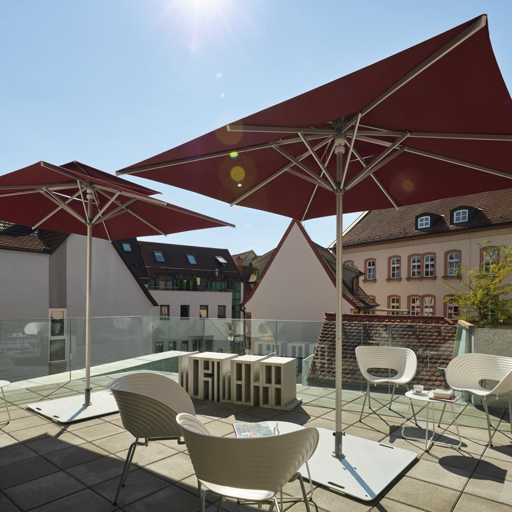 CARAVITA M30 Samara Sonnenschirm im Einsatz (3)