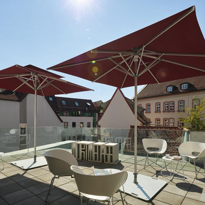 CARAVITA M30 Samara Sonnenschirm im Einsatz (3)