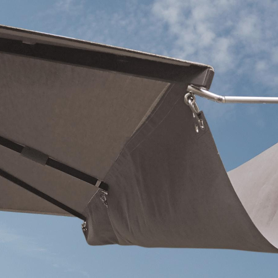 CARAVITA M70 Big Ben Sonnenschirm im Einsatz (3)