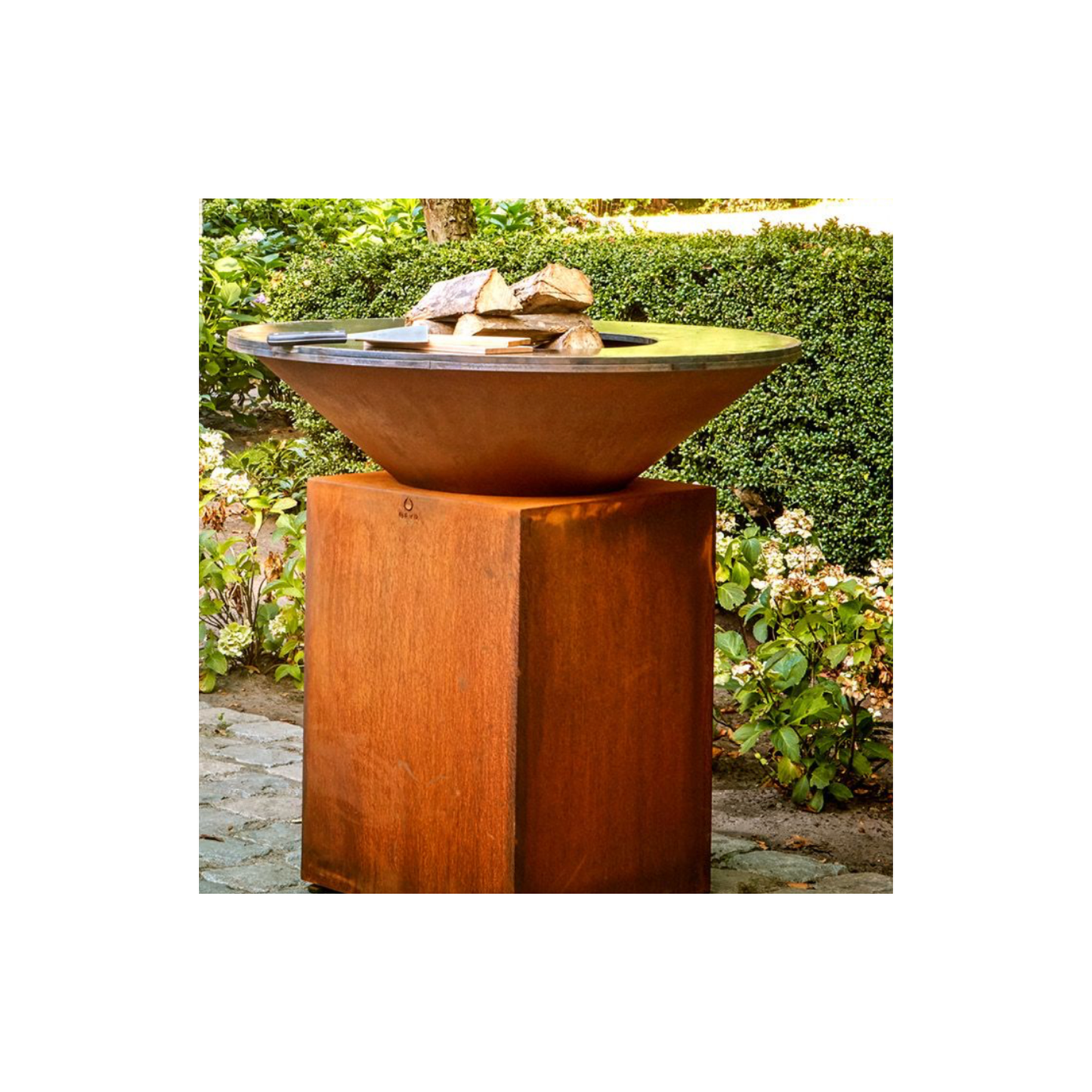 OFYR Classic 100 – ikonischer Feuergrill für große Runden bis zu 20 Personen in Corten oder Schwarz