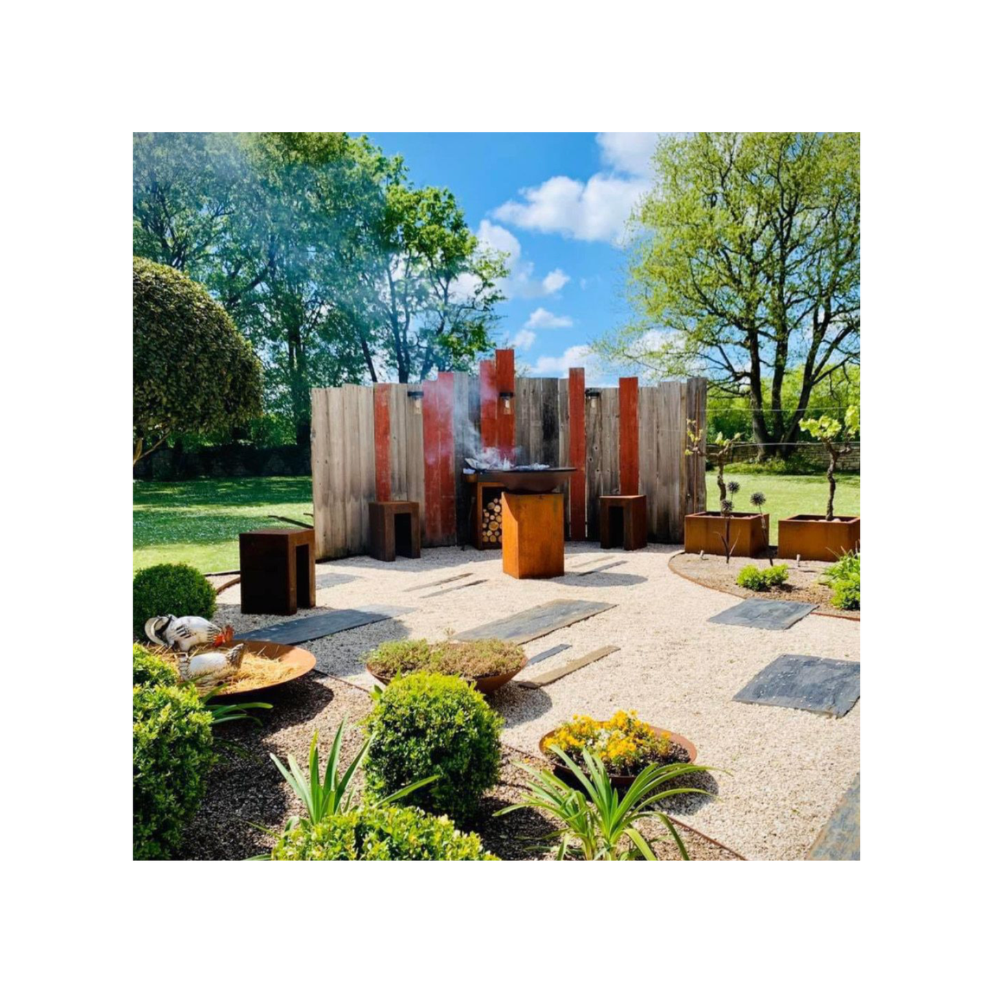 OFYR Classic 85 – Outdoor Feuergrill für stilvolle Genussmomente in Corten oder Schwarz