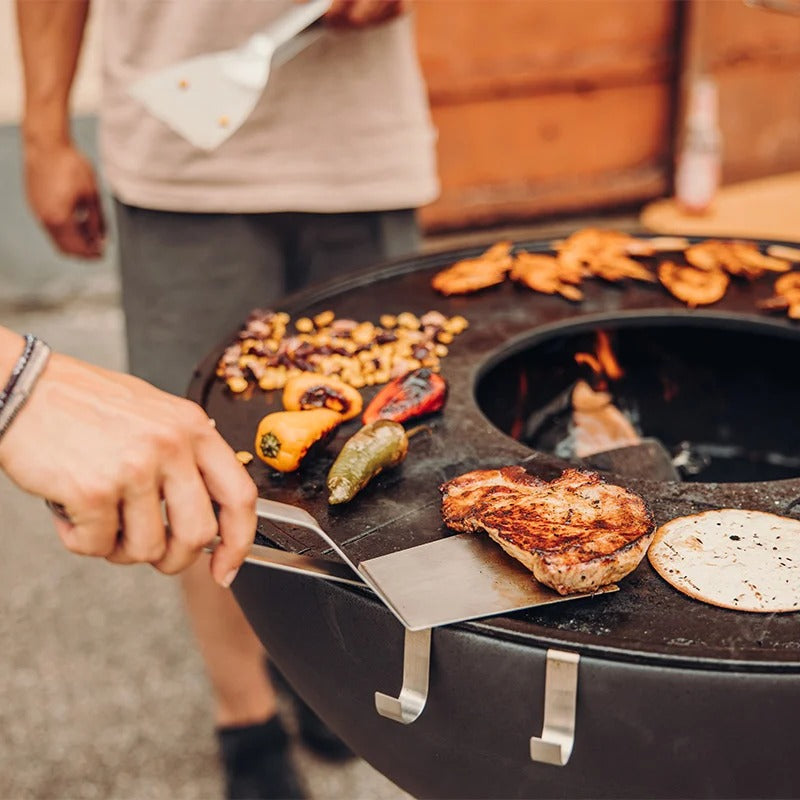 höfats BBQ-Tool-Set beim Grillen