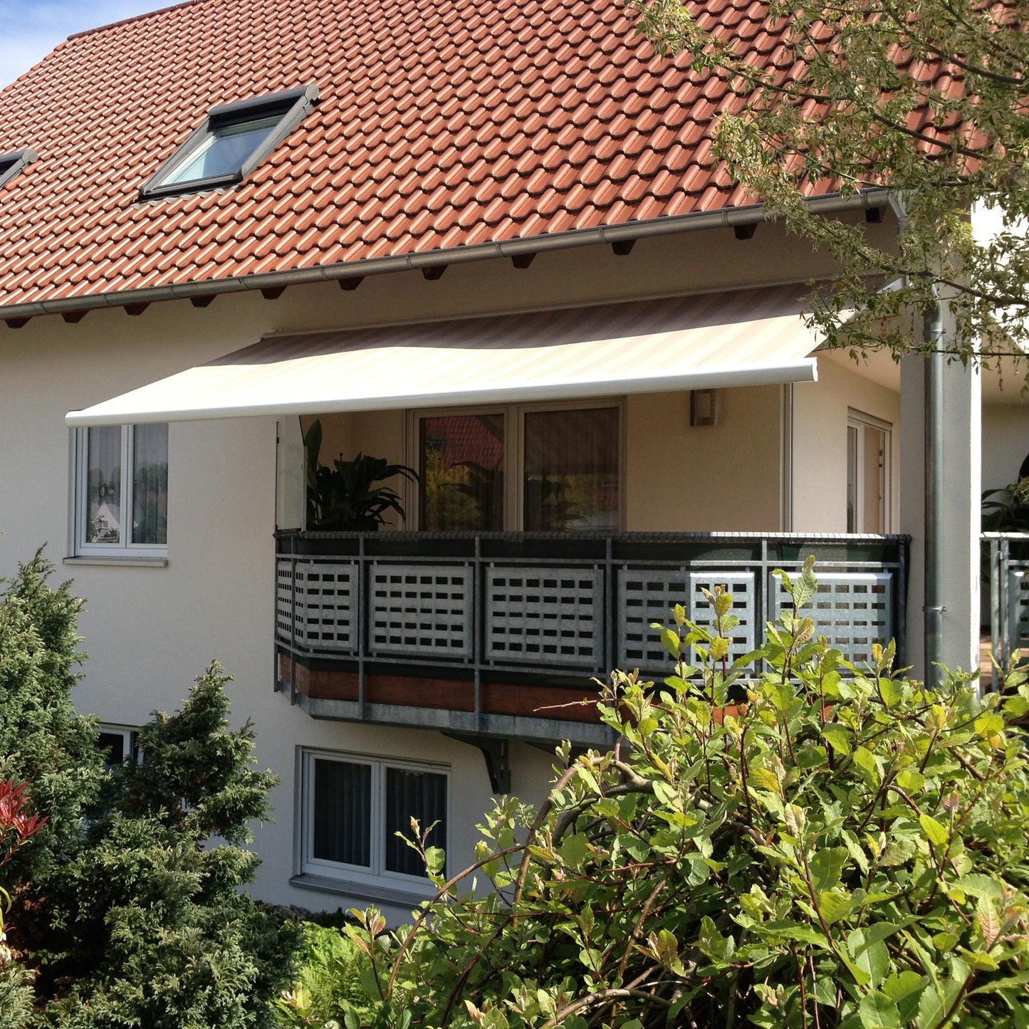 Leiner Markise FINO am Wohnhaus-Balkon