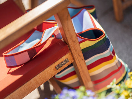 Sommerliches Café-Ambiente mit Weishäupl Multibag und Gartenmöbeln