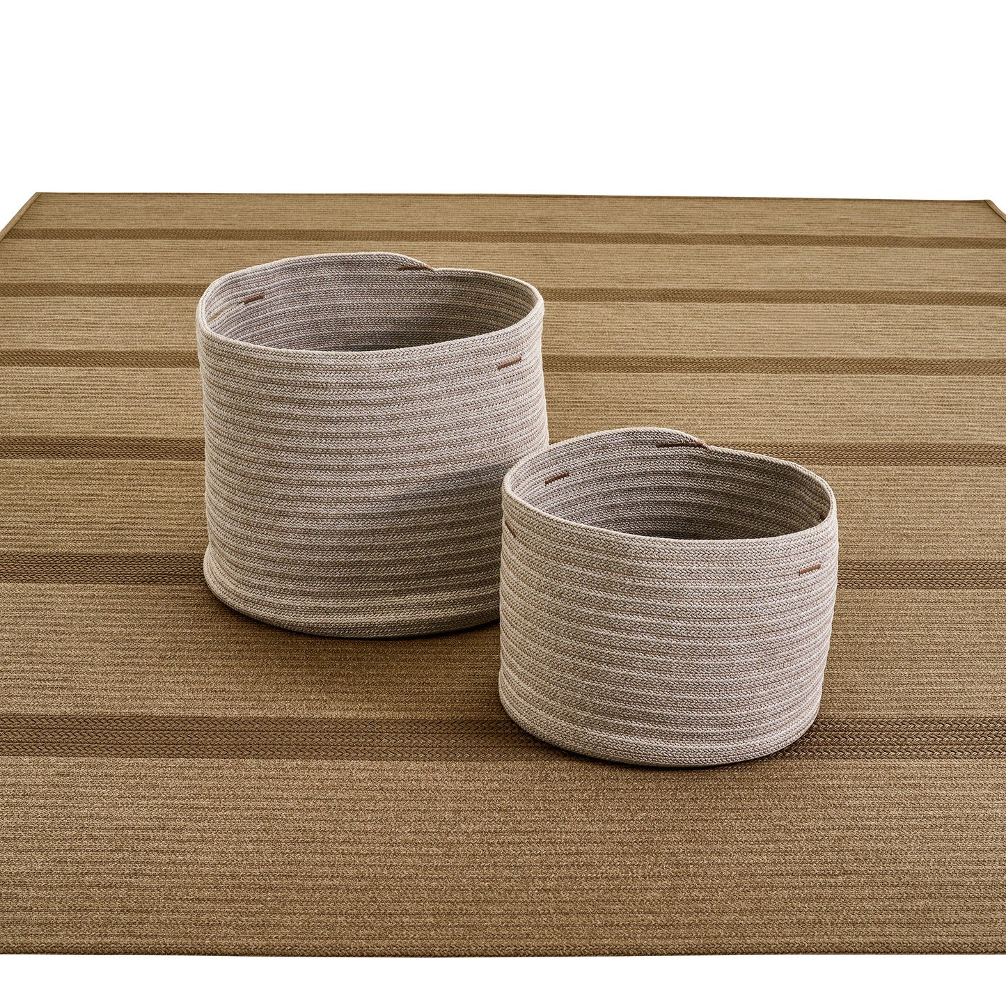 Weishäupl Körbe auf Outdoor-Teppich Taupe – Detail