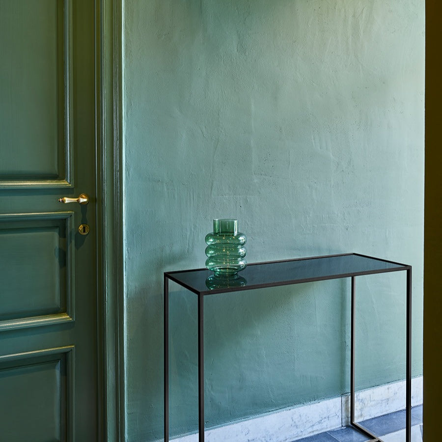 Konsolentisch Mesa Black mit Spiegelplatte im Wohnraum