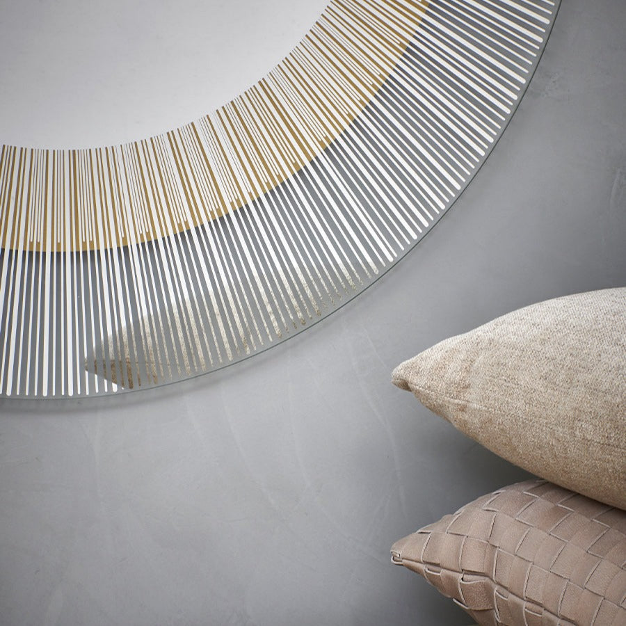 Designspiegel Yoko Bronze Detailansicht