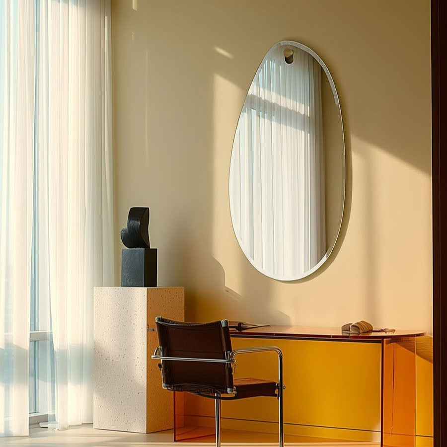 Designspiegel Globo Lago im Wohnraum