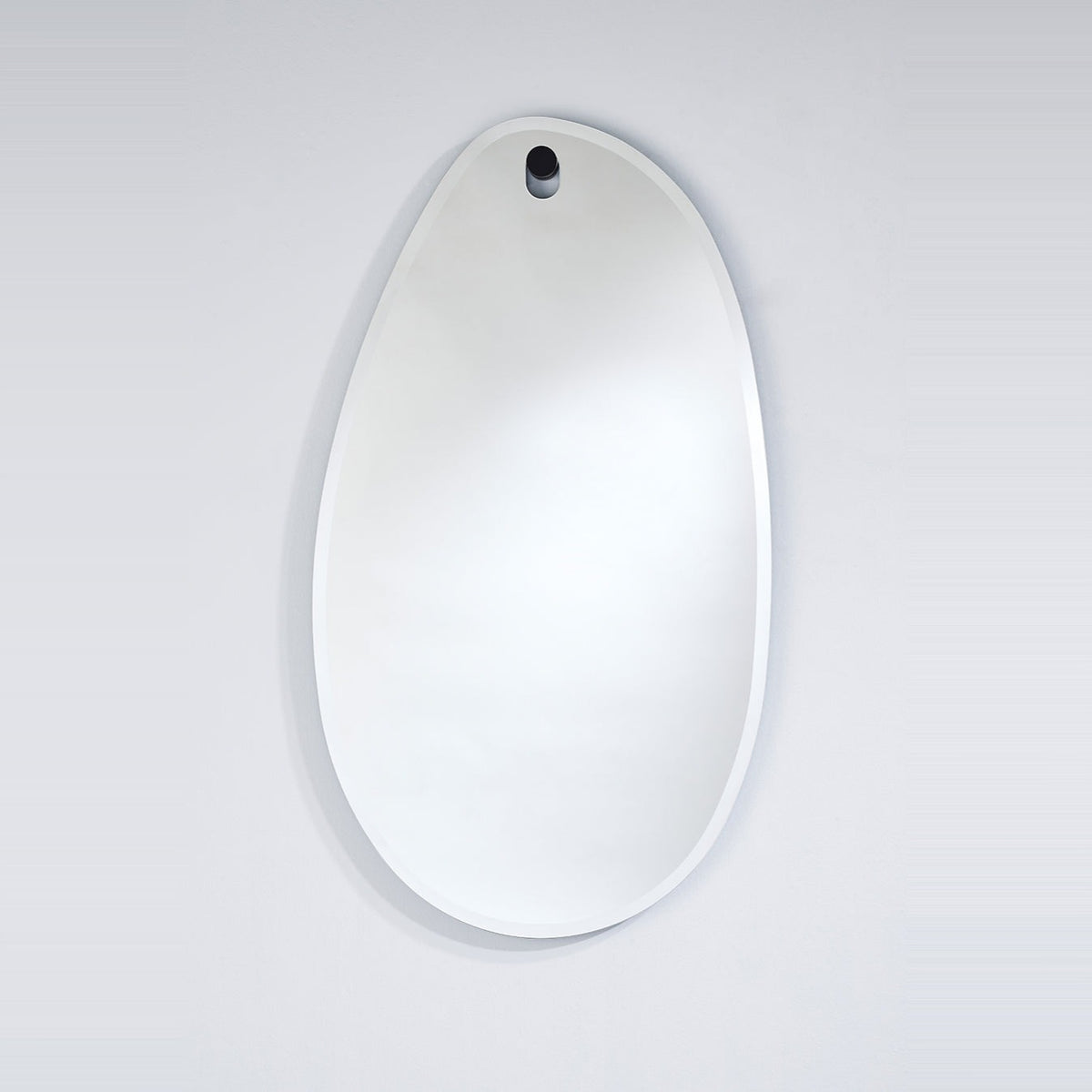 Designspiegel Globo Lago freigestellt