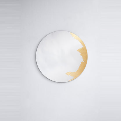 Designspiegel Ornato mit Blattgold freigestellt