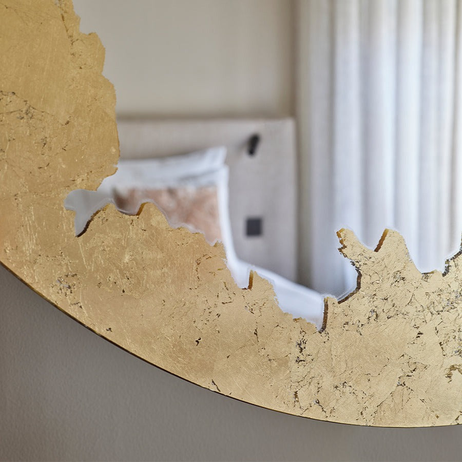 Designspiegel Ornato mit Blattgold Detailansicht