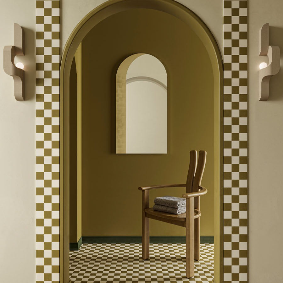 Designspiegel Gallery mit Blattgold im Wohnraum