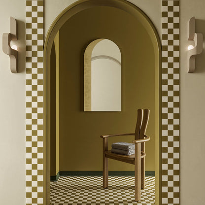 Designspiegel Gallery mit Blattgold im Wohnraum