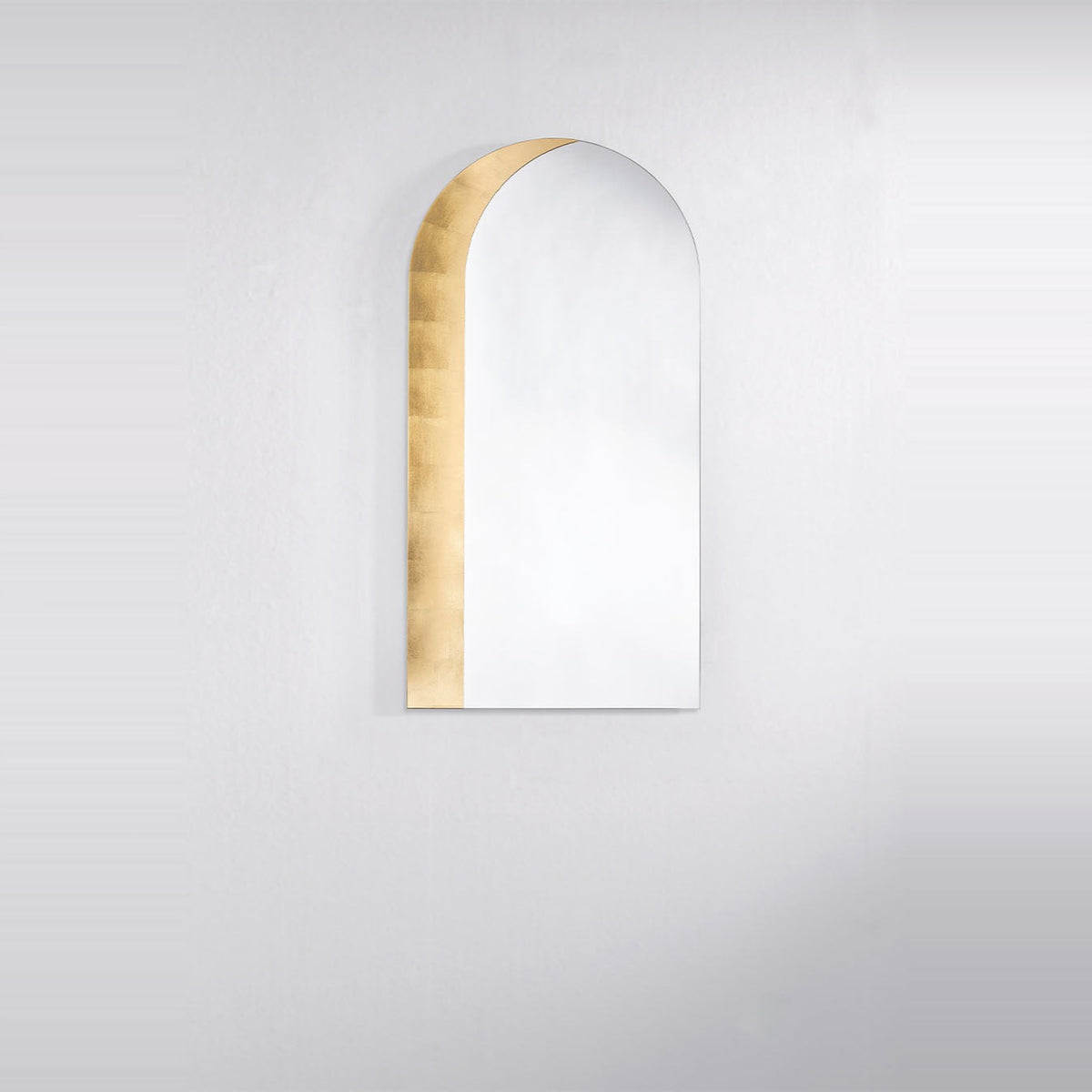 Designspiegel Gallery mit Blattgold freigestellt