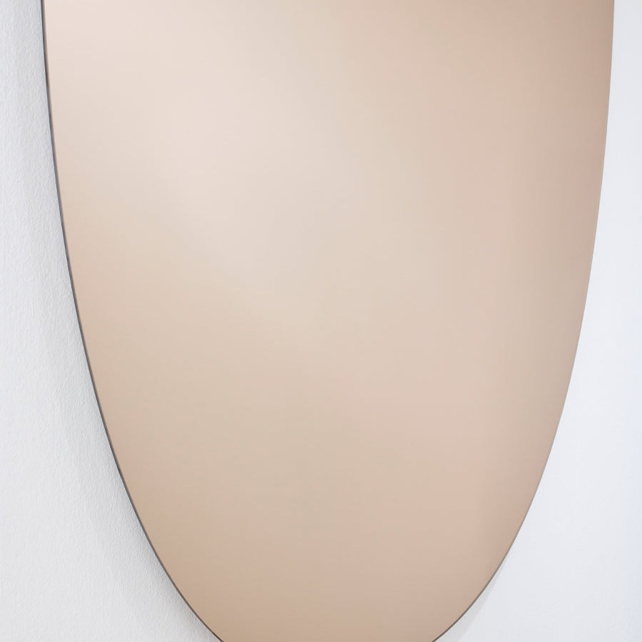 Designspiegel Brio Bronze mit LED-Licht Detailansicht