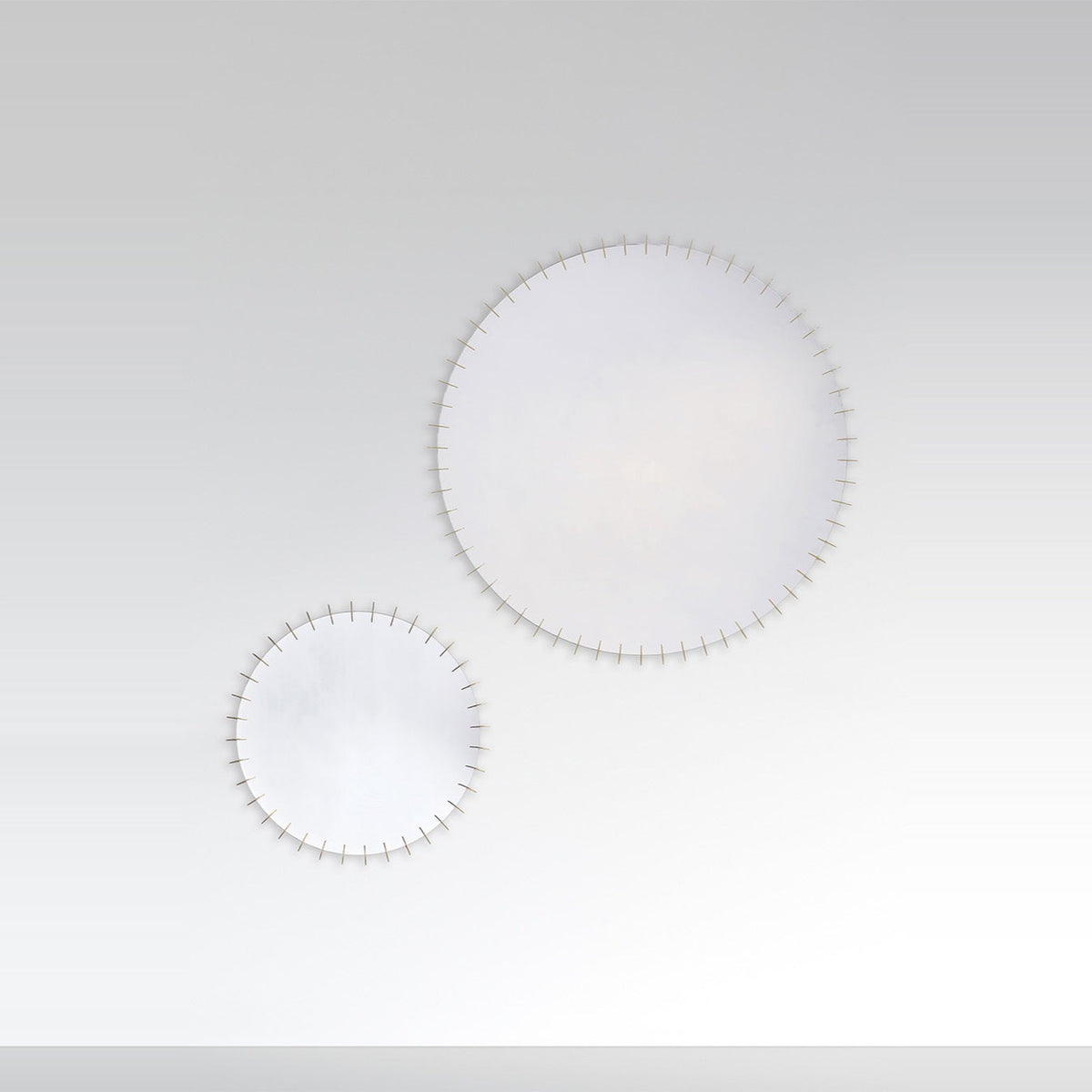 Runder Designspiegel Ray freigestellt