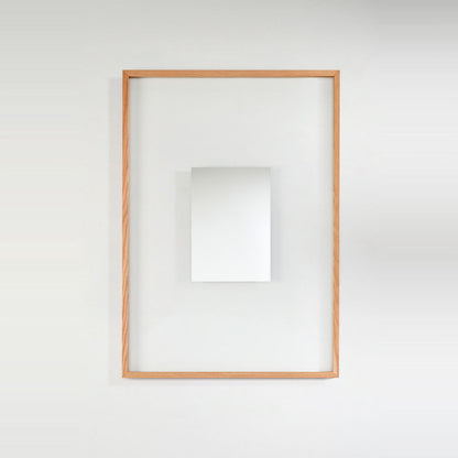 Designspiegel Passepartout mit Eichenrahmen freigestellt
