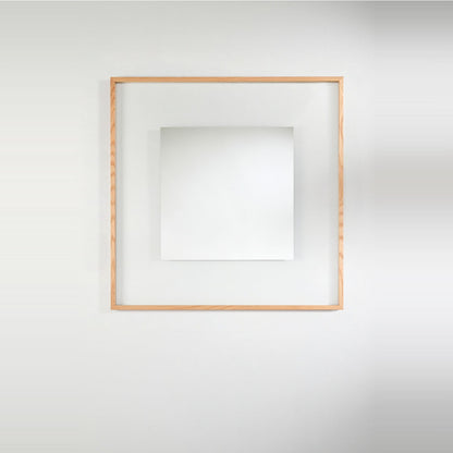 Designspiegel Passepartout mit Eichenrahmen freigestellt
