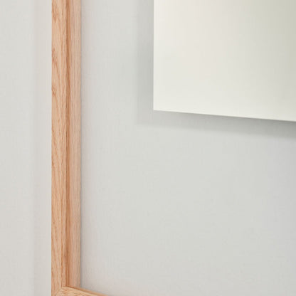 Designspiegel Passepartout mit Eichenrahmen Detailansicht