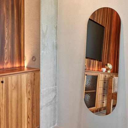 Standspiegel Layers Hall im Wohnraum