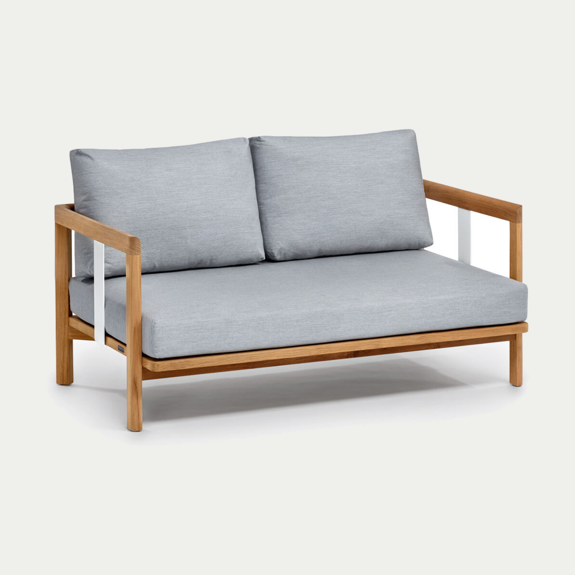 Weishäupl New Hampton 2-Sitzer Sofa freigestellt