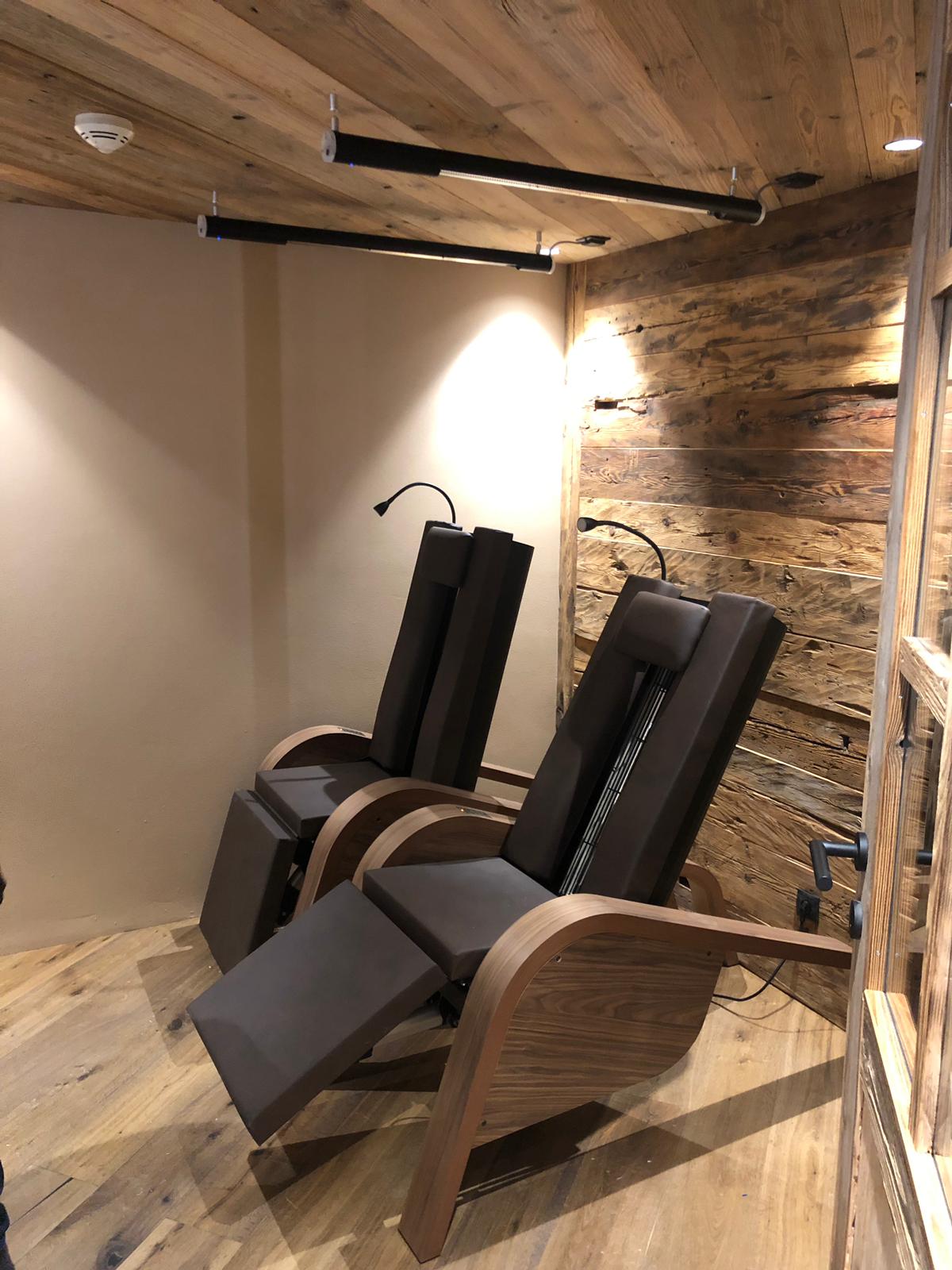 ExtremeLine HeatTube im Wellnessbereich über dem Liegebereich