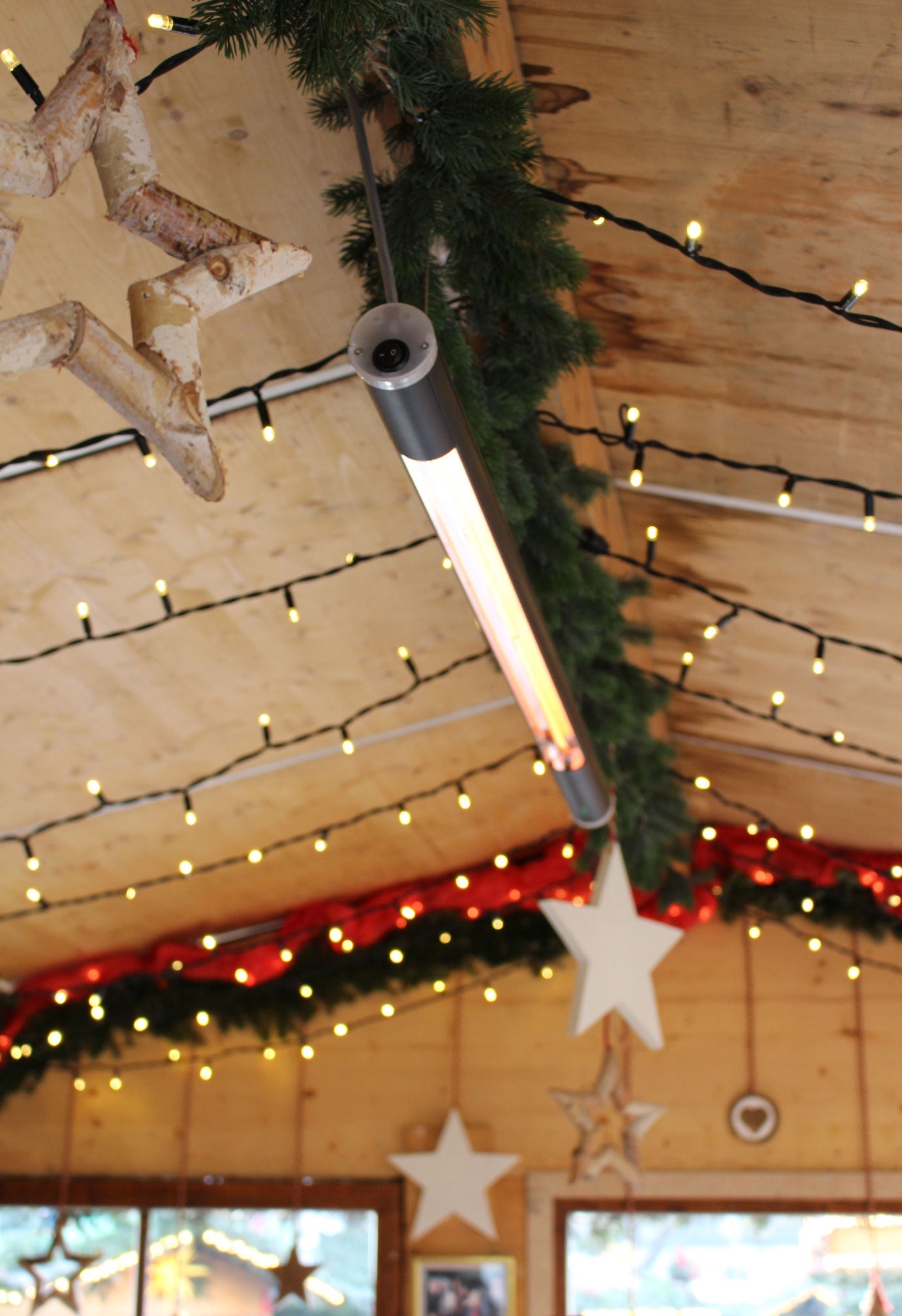 ExtremeLine HeatTube über einem Stand auf dem Weihnachtsmarkt