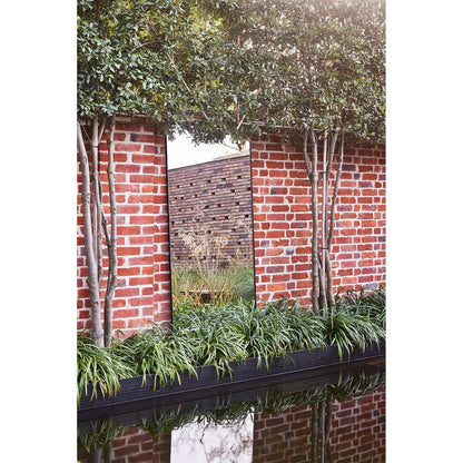 Lucka Outdoor Black XXL – Wetterfester Designspiegel für Garten & Terrasse | Deknudt Mirrors