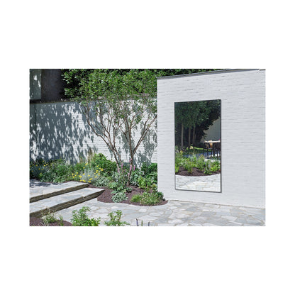 Lucka Outdoor Black XXL – Wetterfester Designspiegel für Garten & Terrasse | Deknudt Mirrors
