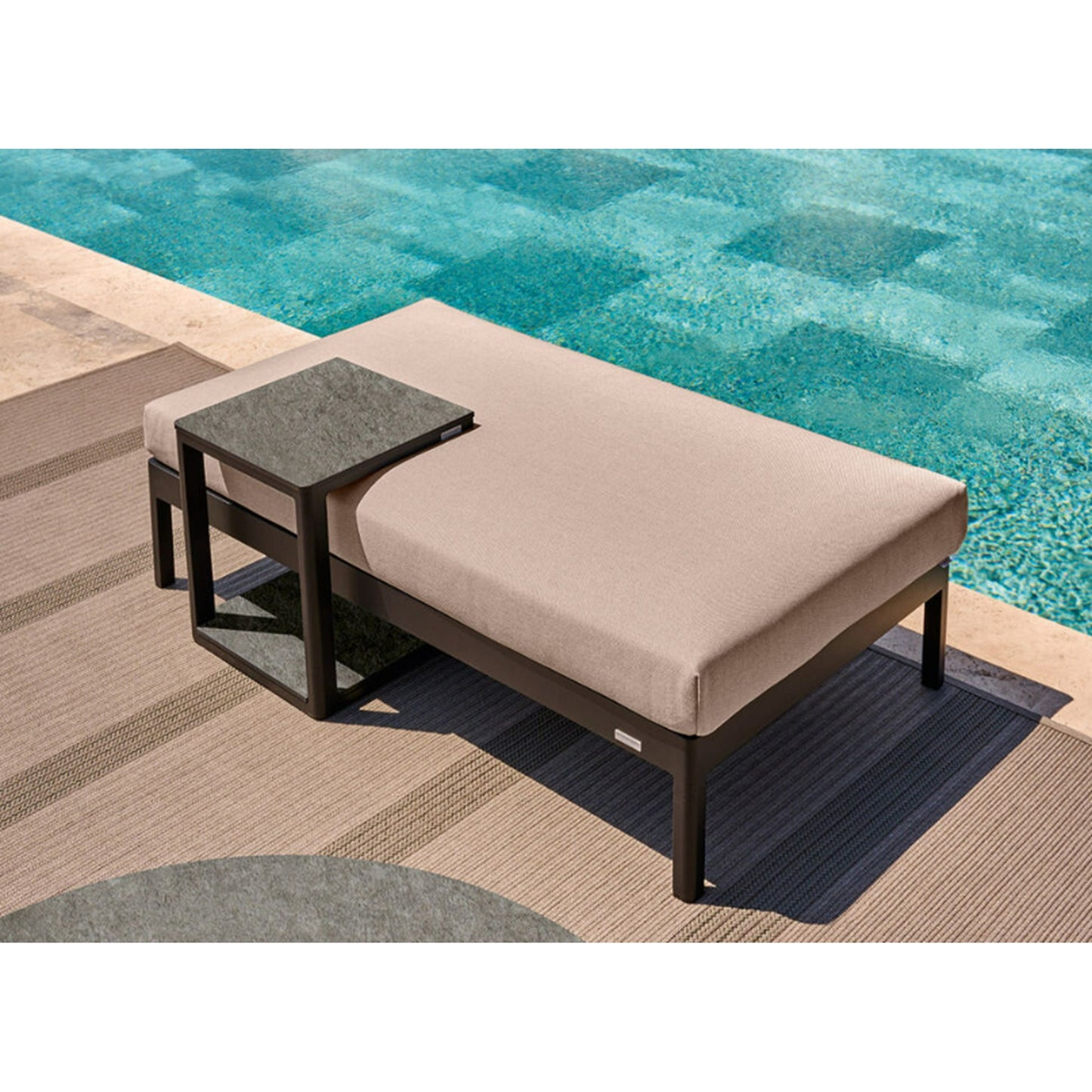 MINU Beistelltisch Teak