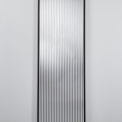 Designspiegel Attitude von Deknudt Mirrors mit geriffeltem Glas